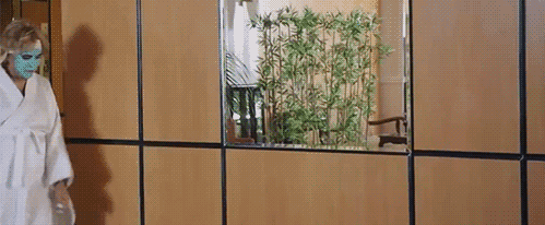 搞笑GIF集锦：外卖小哥的无意之举，成了打假高手-5.jpg