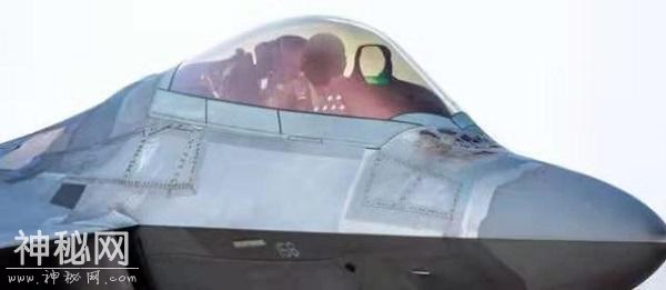 歼20科幻座舱公开 已经形成完整作战能力 成为空军撒手锏-6.jpg