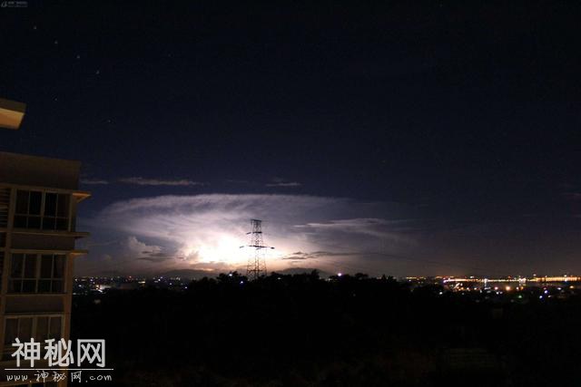 美国佛罗里达上空出现UFO？看来中国设备，又让美国民众受了惊-2.jpg