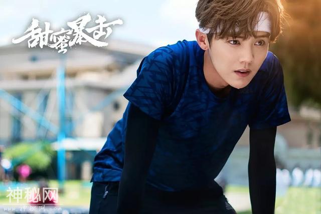 硬汉鹿晗肉搏外星人！《上海堡垒》的上限，10个亿不过分-5.jpg