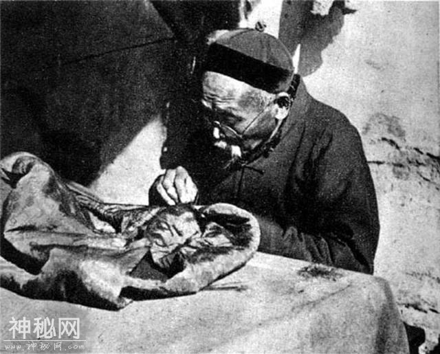 你可还记得当年街头巷尾的那些老行当（记录历史的老照片）-18.jpg