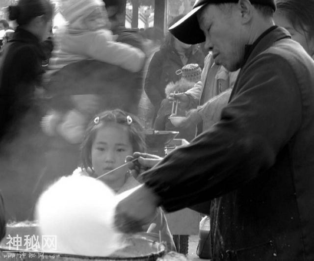 你可还记得当年街头巷尾的那些老行当（记录历史的老照片）-35.jpg