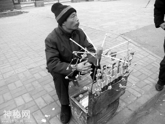 你可还记得当年街头巷尾的那些老行当（记录历史的老照片）-43.jpg