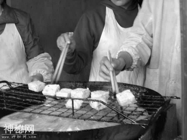 你可还记得当年街头巷尾的那些老行当（记录历史的老照片）-56.jpg