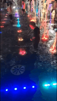 搞笑GIF：哥们，你媳妇掉了，真是粗心啊-5.jpg