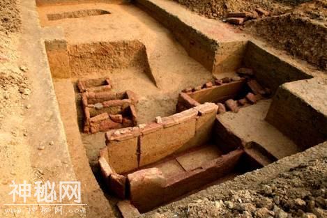 东汉墓穴出土一件文物，领先欧美1000年，颠覆了全人类的认知-1.jpg