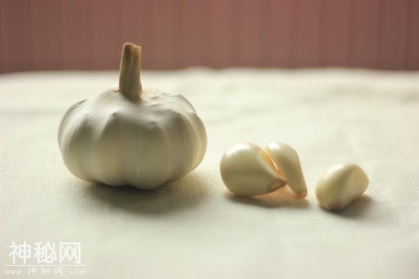小小一瓣蒜，保健大功效！但这4个食用禁忌，人人都要知道-2.jpg