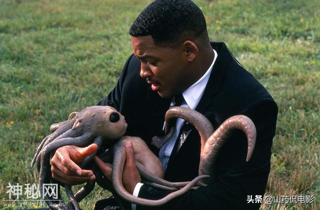 最经典的科幻电影：黑衣人 (1997)-6.jpg