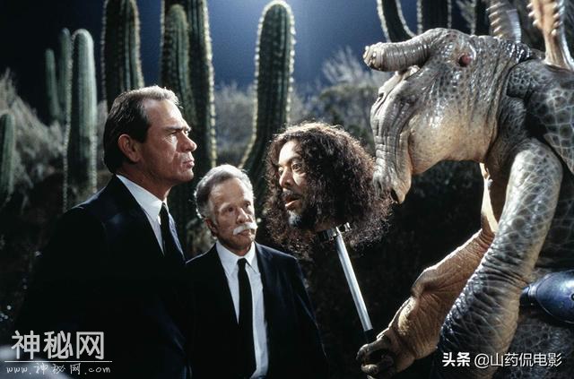 最经典的科幻电影：黑衣人 (1997)-5.jpg