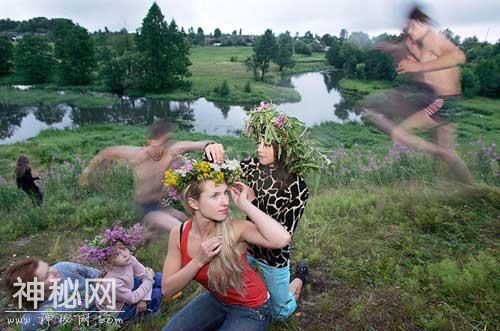世界各地最怪异的节日-4.jpg