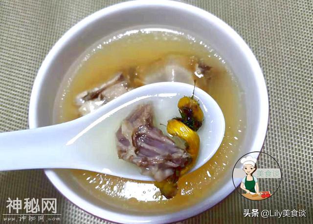 夏天煲鸡汤，加这两样食材，鲜香回甘，养胃生津，熬夜晚睡要多喝-2.jpg