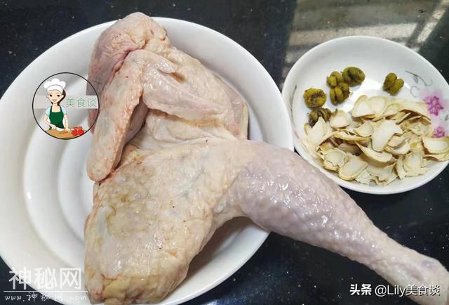 夏天煲鸡汤，加这两样食材，鲜香回甘，养胃生津，熬夜晚睡要多喝-4.jpg