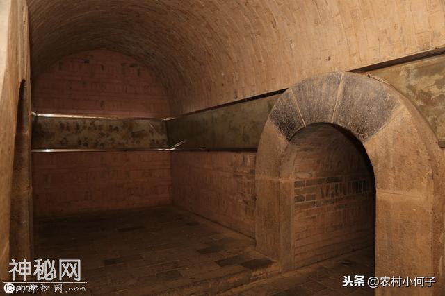 千年古墓，专家挖了一半吓跑了-3.jpg