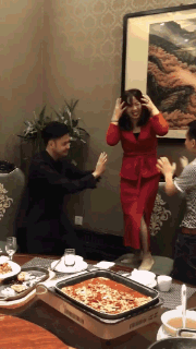 搞笑GIF趣图：终于实现了小时候的梦想，还是那个味，太幸福了-8.jpg