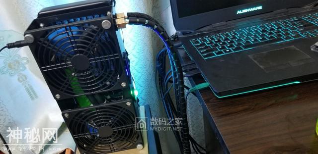 满载骤降20℃！外星人Alienware17笔记本电脑爆改水冷散热-7.jpg