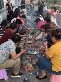 搞笑GIF：三天没打我了，这次应该动手了吧？-1.jpg
