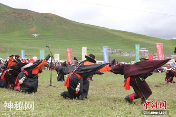 甘肃藏区民众载歌载舞传承则柔民俗-3.jpg