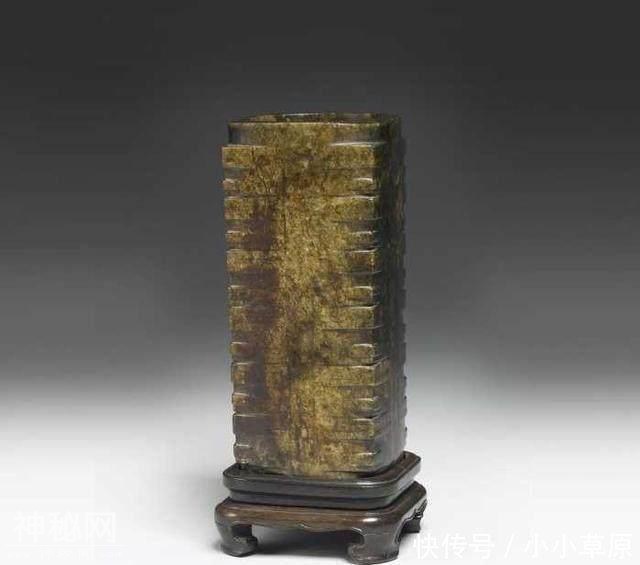 考古家出土史前颠覆认识性文物，万年前的真龙龙骨该如何解释-1.jpg