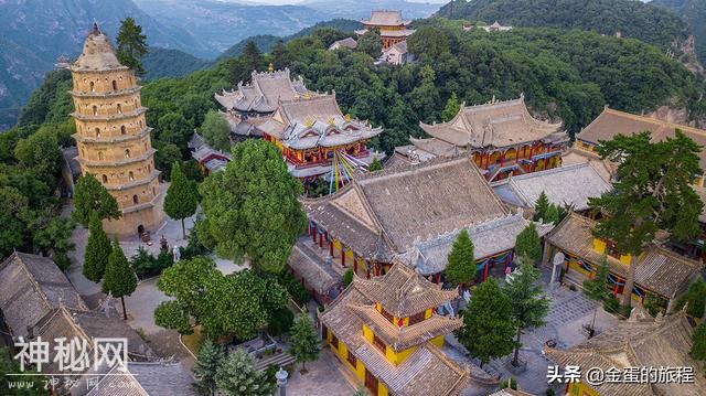 中华道教第一山崆峒山，道家和佛家各占一半山头，道观犹如堡垒群-6.jpg