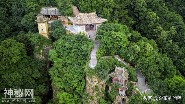中华道教第一山崆峒山，道家和佛家各占一半山头，道观犹如堡垒群-16.jpg