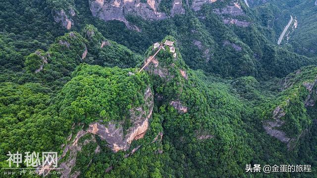 中华道教第一山崆峒山，道家和佛家各占一半山头，道观犹如堡垒群-18.jpg