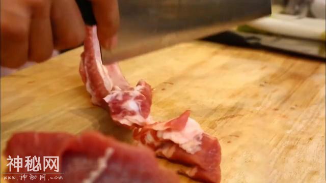 如何炖出健康养生又美味的排骨莲藕汤？食材选择和搭配也很关键-4.jpg