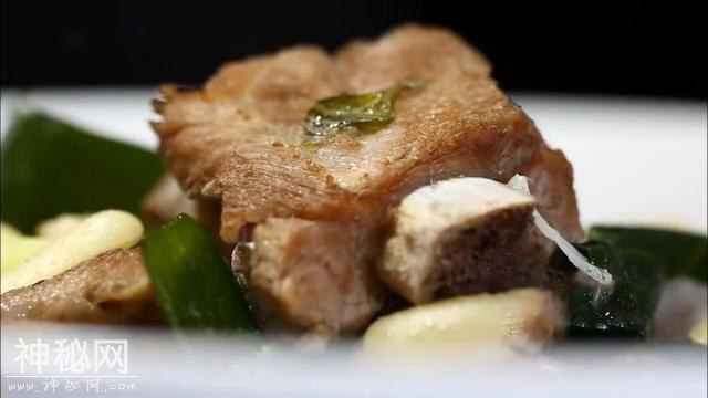 如何炖出健康养生又美味的排骨莲藕汤？食材选择和搭配也很关键-10.jpg
