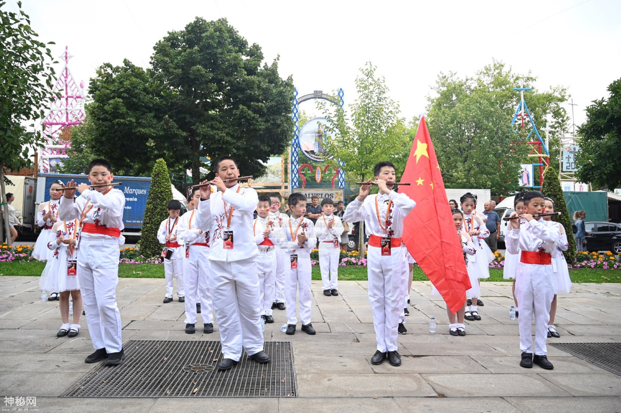 巴塞罗斯国际民俗节 中国民乐首次亮相 杭州这群孩子赚足了眼球-10.jpg