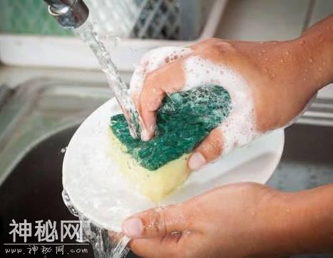 你还这样洗碗筷，细菌增加7万倍-11.jpg