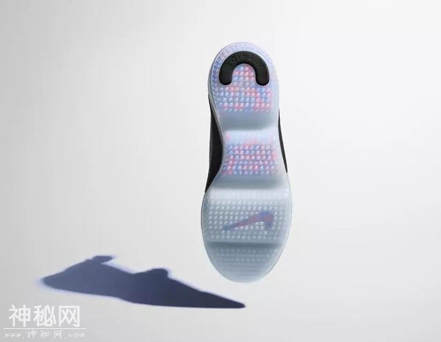 Nike 版的 Boost？全新缓震材料加持 鞋底塞的是“胶囊颗粒”吗-12.jpg
