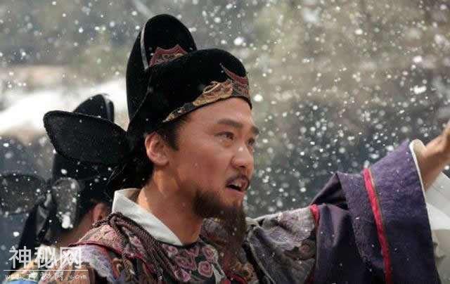 这座陵墓中发现一件官袍，胸口补子上绣怪鹿，专家说：它是神兽-5.jpg