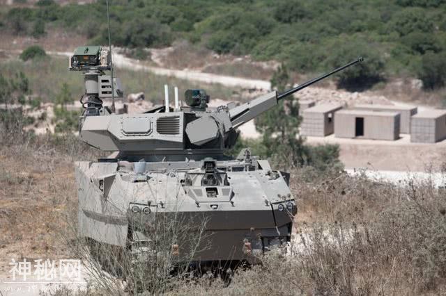 以色列智能战车太科幻，游戏手柄即可驾驭，吃鸡高手或成战场主宰-2.jpg