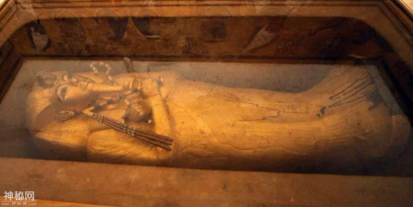97年前发现，黄金法老的镀金外棺，终于被抬出3300年历史的古墓-9.jpg