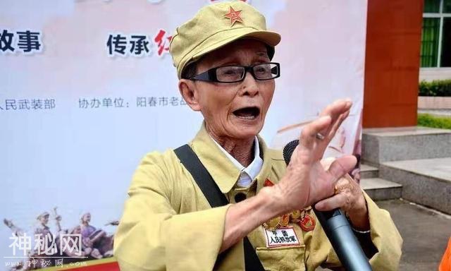 阳春市人武部组织民兵骨干听老战士讲红色故事-4.jpg