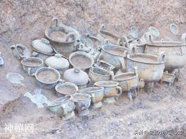 战国一古墓被发现，9个盗洞下是50多具尸骸，专家：庆幸活着出-10.jpg