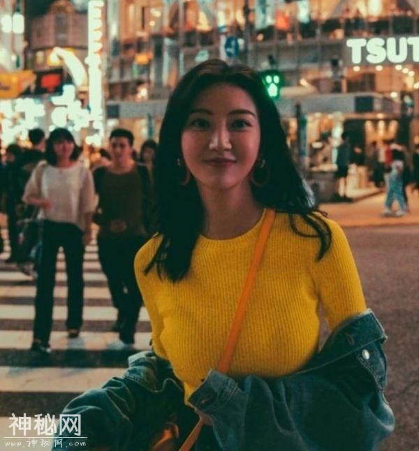 景甜太粘人才导致分手？荧光+黑裙造型甜到心坎，张继科怎么想的-1.jpg