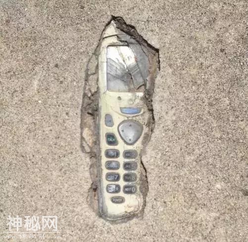 考古学家发掘出“手机化石”已经不是新鲜事了-7.jpg