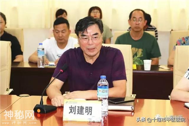 鄂西北厂长经理协会来我院开展健康养生座谈-6.jpg