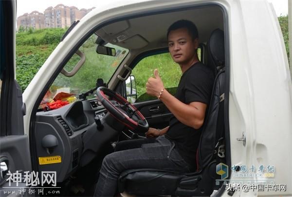 开着舒适 时效性高，杨健对飞碟缔途DX很满意-2.jpg