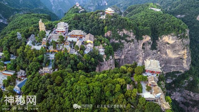 中华道教第一山崆峒山，道家和佛家各占一半山头-3.jpg