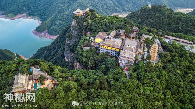 中华道教第一山崆峒山，道家和佛家各占一半山头-4.jpg