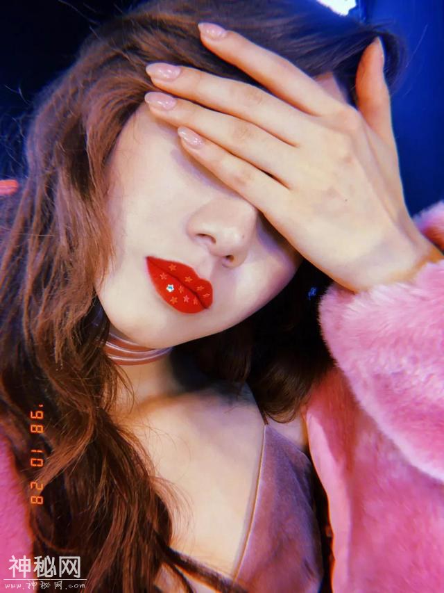 美妆UFO丨李圣经的bling“星唇”可是我等凡人能驾驭的厉害招数？-16.jpg