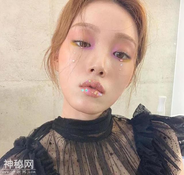 美妆UFO丨李圣经的bling“星唇”可是我等凡人能驾驭的厉害招数？-12.jpg