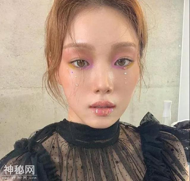 美妆UFO丨李圣经的bling“星唇”可是我等凡人能驾驭的厉害招数？-11.jpg