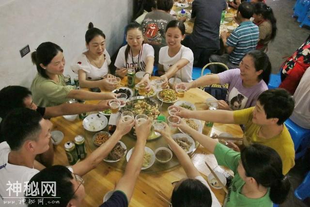 避暑纳凉、赏景过节！龙南乡上兴村民俗活动乡情浓厚-6.jpg
