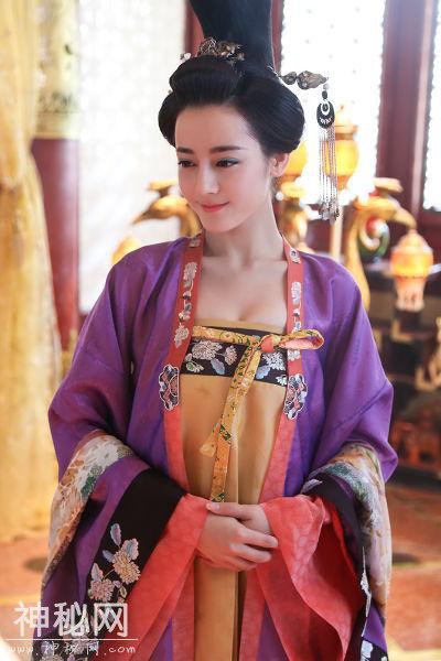娱乐圈造星奇人，捧红了半个娱乐圈，为何换来一身骂名-14.jpg