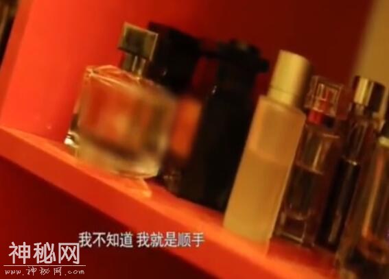刘谦自爆搜集了一整柜皮鞋和香水，皮鞋只擦不穿，香水只看不用-13.jpg