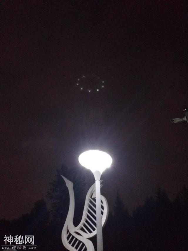 此刻，我相信长春八月十五夜的雨停了，偶拍到飞碟飞-4.jpg