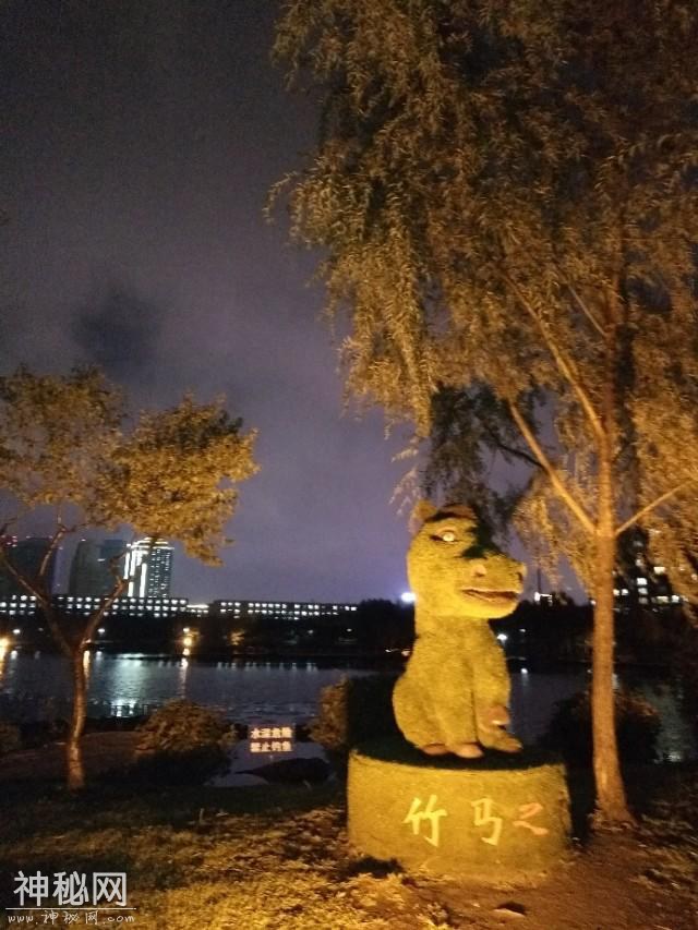 此刻，我相信长春八月十五夜的雨停了，偶拍到飞碟飞-8.jpg