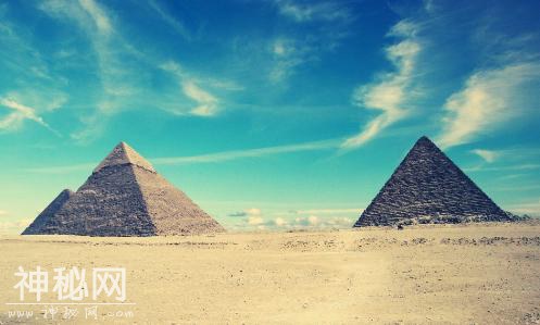 世界未解之谜埃及金字塔，会是外星人造的吗？-1.jpg